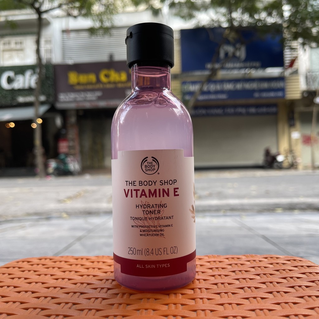 Nước Cân Bằng Dưỡng Ẩm - The Body Shop Vitamin E Hydrating Toner  250ml