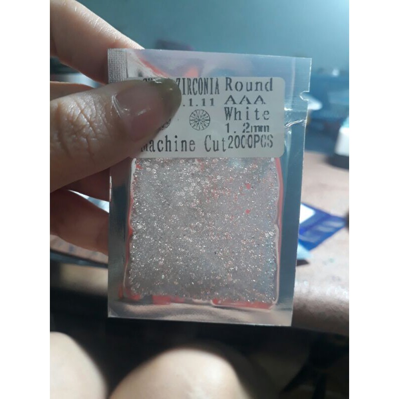 Đá trang sức cao cấp 1.2mm chiếu lung ling combo 50vien