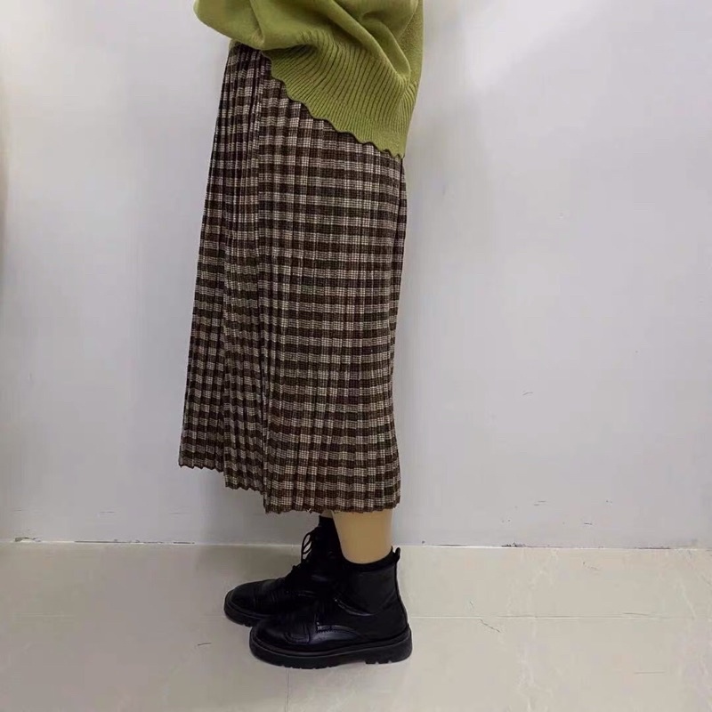Chân váy midi kẻ caro