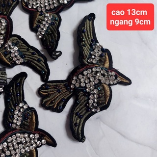 Hình may và hình ủi trang trí.