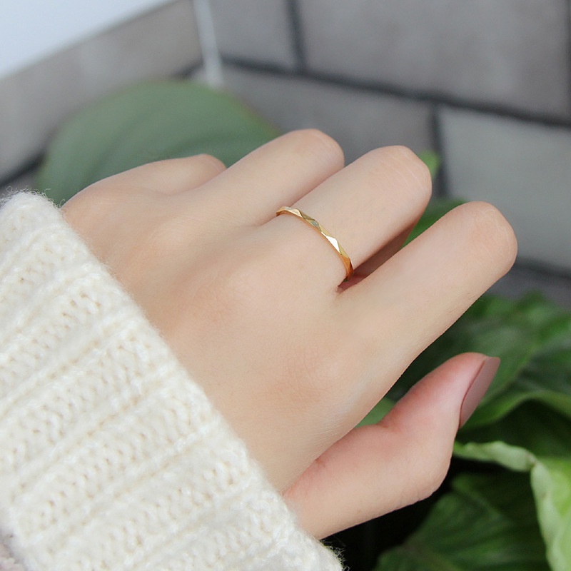 Nhẫn thép titan mạ vàng 18k thiết kế đơn giản phong cách Âu Mỹ thời trang cho nữ