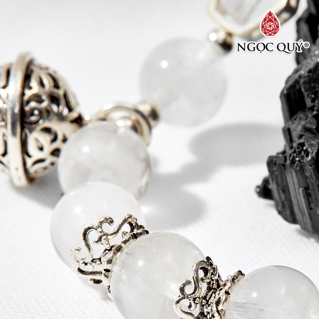 Vòng tay TA ưu linh trắng phối charm lục lạc - Ngọc Quý