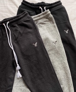 Quần jogger ống bo thêu ó