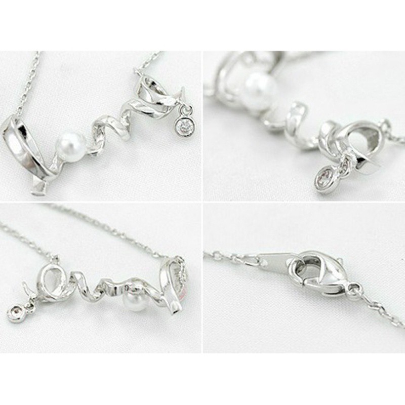Vòng cổ choker đính đá chữ LOVE
