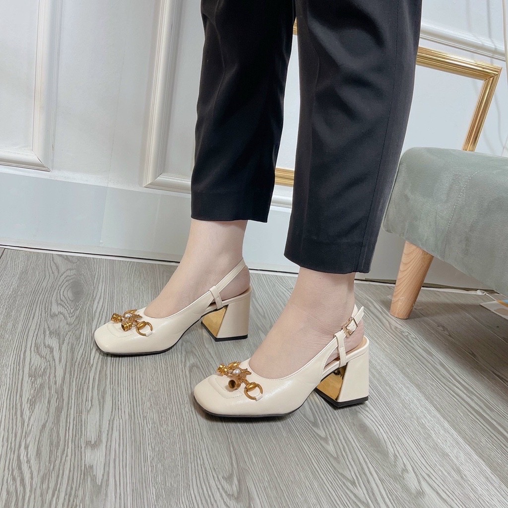 Giày nữ  cá tính SUDI - SD023_BAF  đế vuông mũi tròn đính họa tiết ong có 2 màu kem và đen dễ phối đồ