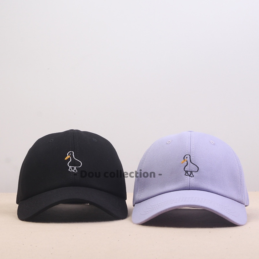 Mũ Lưỡi Trai (Nón Kết) Unisex Thiêu Logo Hình Vịt - Chất Liệu Cotton - Dou Collection - Mã NV043