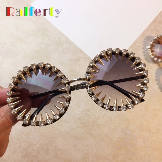 Kính mát hiệu Ralferty hình tròn  mặt trời đinh tán độc lạ 2019 !