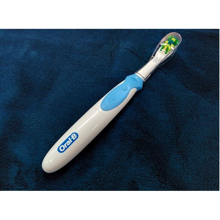 Bàn chải điện ORAL B PRO HEALTH CROSS ACTION POWER (DÙNG PIN)