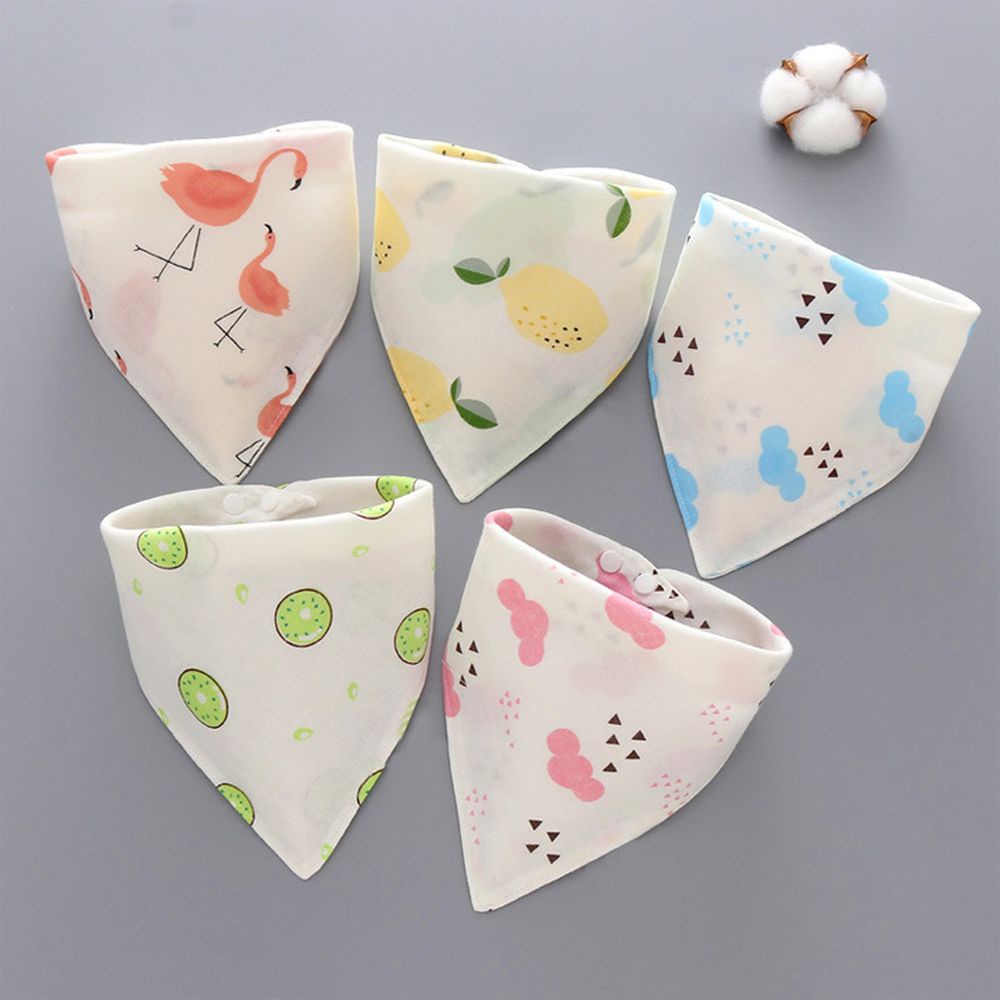 Set 5 yếm tam giác giữ ấm cổ cho bé được làm từ cotton, có cúc bấm rất tiện lợi Shop Bé Titi