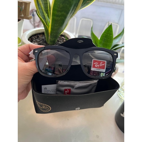 Kính mắt Rayban
