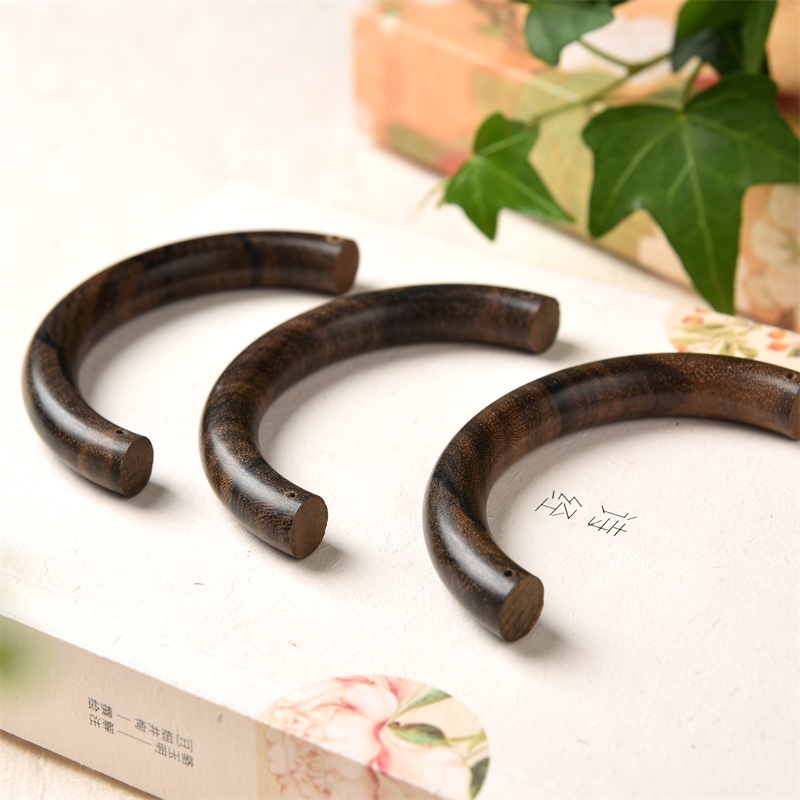 Vòng Đeo Tay Bằng Gỗ Đàn Hương Tự Nhiên Nhiều Lớp