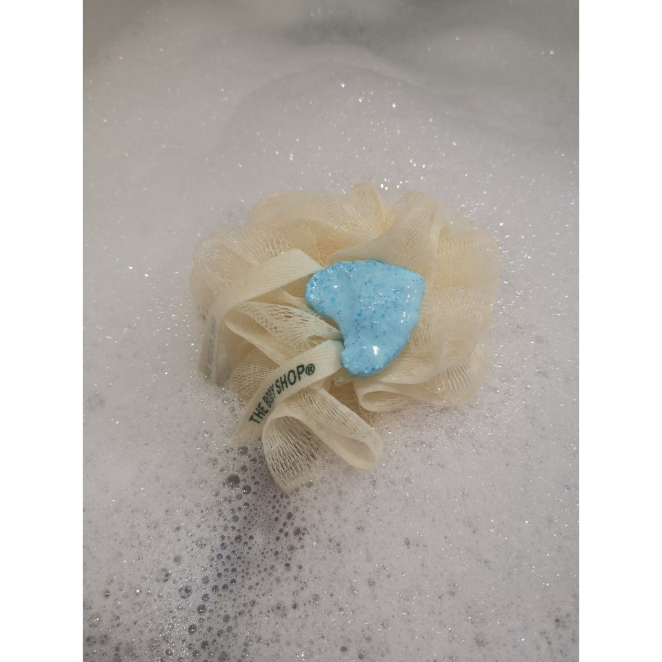 Viên thả bồn tắm tạo bọt Dừa Coconut Fragranced Bath Bubble The Body Shop 28gram