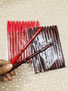 Combo 2 cây kẻ viền môi