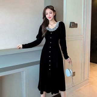 Đầm Nhung Đen Tay Dài Phối Ren