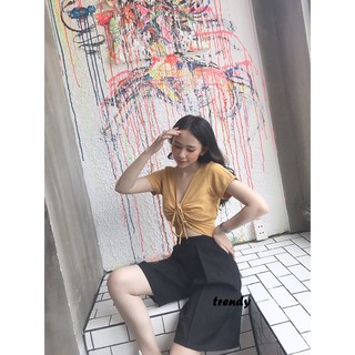 Áo croptop ôm nhún eo