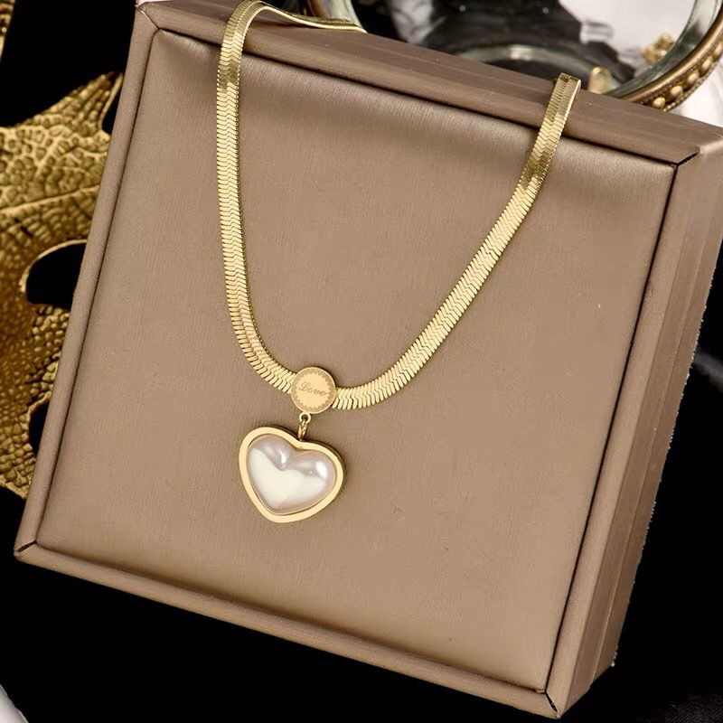 Japan and South Korea Peach Heart Necklace Love Pearl Simple Fashion Wild Temperament Light Luxury Clavicle Chain Pendant Snake Bone Chain