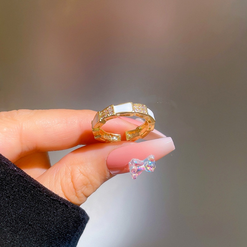 Nhẫn nữ titan không gỉ Vàng 18k đính đá pha lê trang sức kim cương sang trọng