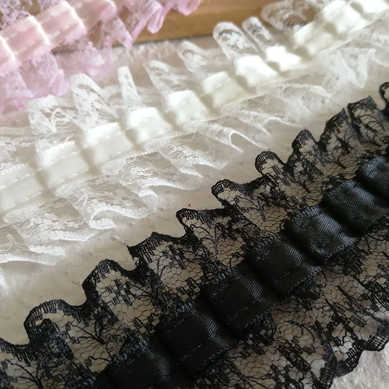 Dây ruy băng ren xếp ly rộng 4.5cm màu trắng/ đen dùng trang trí quần áo búp bê