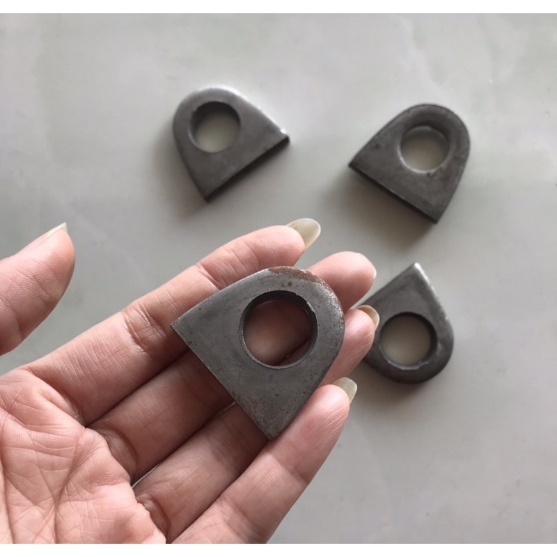 Khoen cửa sắt, tai sắt dẹp