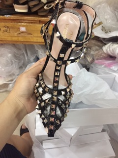 Giày đinh tán valentino cao gót
