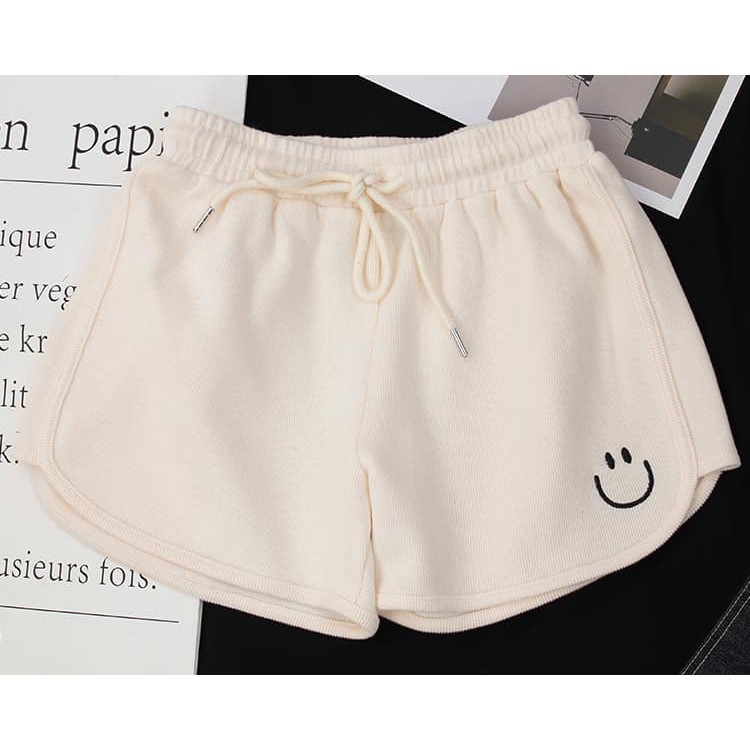 Quần Đùi Ngủ Nữ Mặc nhà In Hình Mặt Cười, Quần Short Nữ Mặc Ở Nhà Freesize | BigBuy360 - bigbuy360.vn