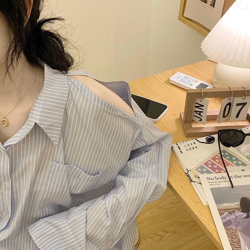 Áo sơ mi trễ vai tay dài họa tiết kẻ sọc thời trang mùa thu mới cho nữ