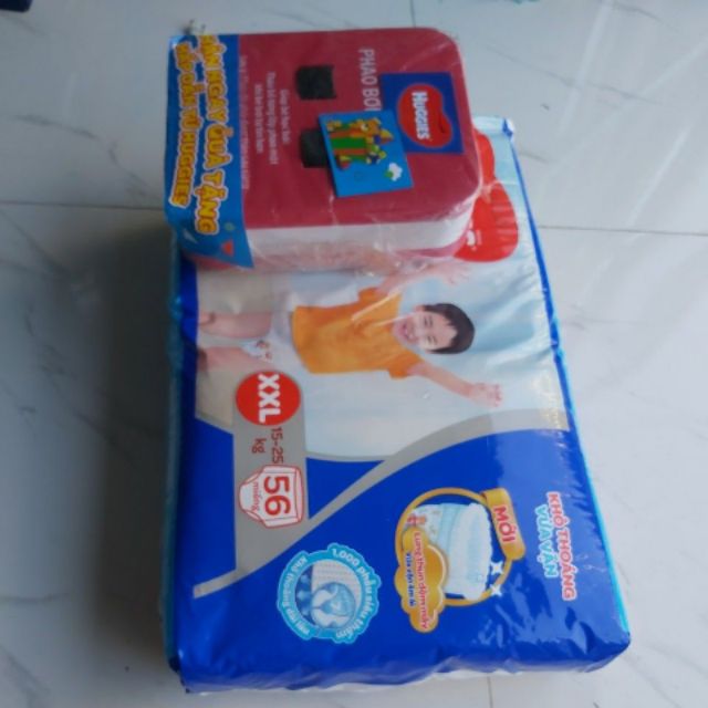 Tã quần huggies Size M74 L68 XL62 XXL56_ tặng 1 phao bơi dễ thương cho bé