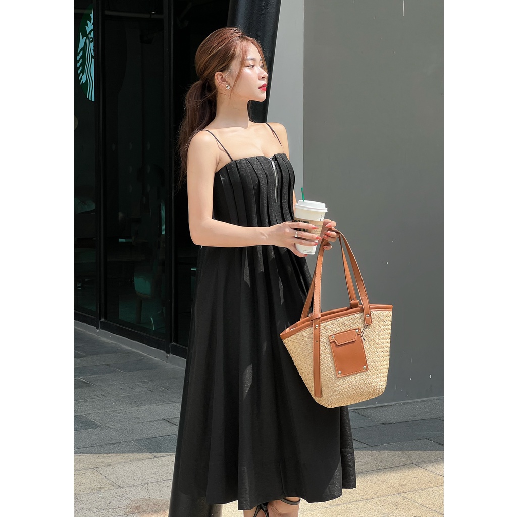 Đầm 2 dây ly ngực kem/ đen Joven