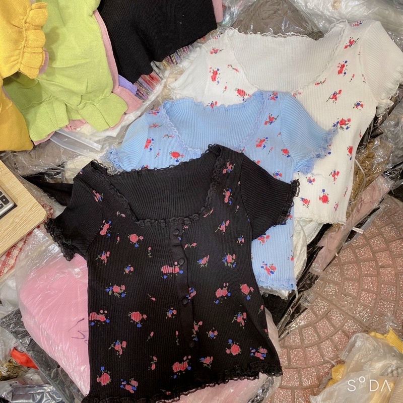 Áo hoa viền ren cổ tròn dáng croptop cực xinh AH02