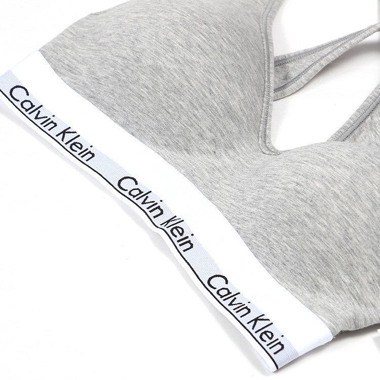 Set Áo Ngực Thể Thao Không Gọng + Quần Lót Cùng Hoạ Tiết