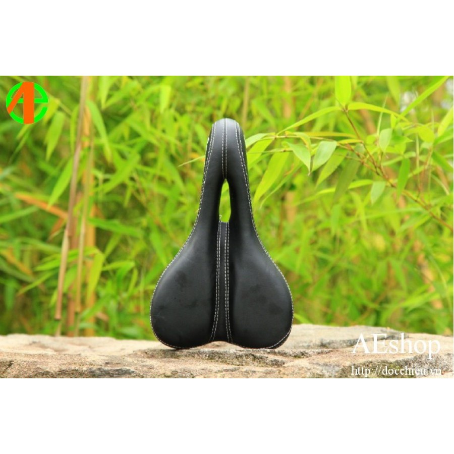 Yên xe đạp có rãnh thoáng