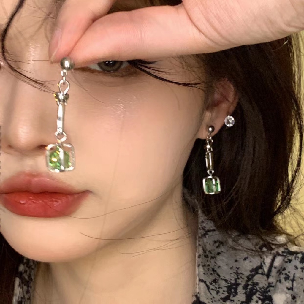 Khuyên Tai Hình Viên Kẹo Màu Xanh Lá Phong Cách Hàn Quốc Độc Đáo