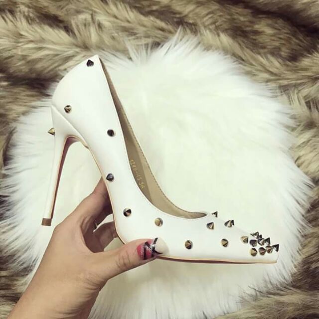 Giày louboutin đính đinh