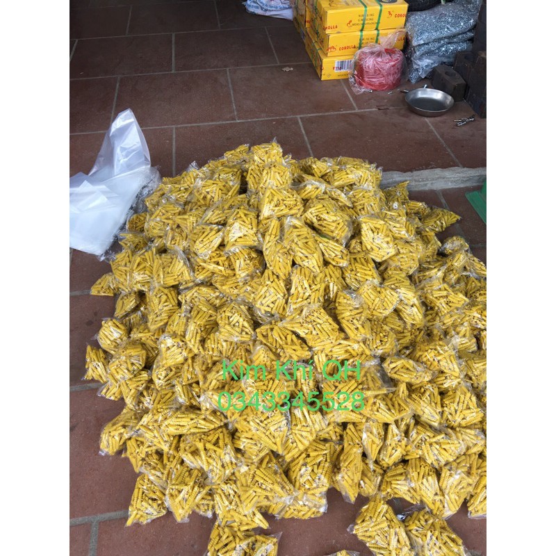 Nở nhựa vàng 8- tắc kê 8