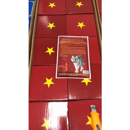 Mua 10 túi Shop tặng 1 túi. miếng dán quốc kì vạn kim