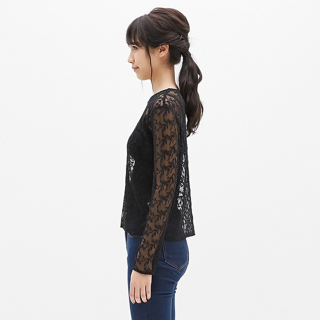 Áo ren thêu hoa xinh xắn của GU - Nhật Bản