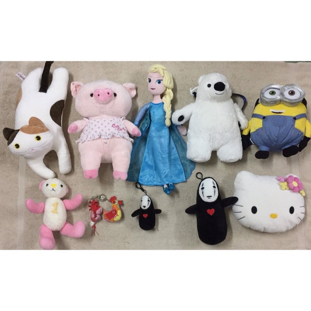 Minion và gối mèo miniso