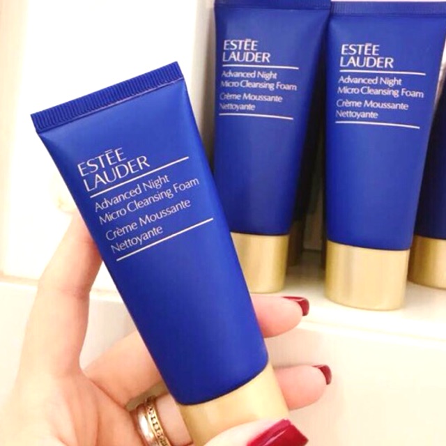 Sữa rửa mặt tái tạo da Estee Lauder Advanced Night Micro Cleansing Foam