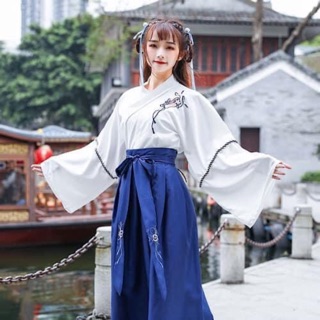 HCM Có sẵn hán phục cách tân trắng xanh