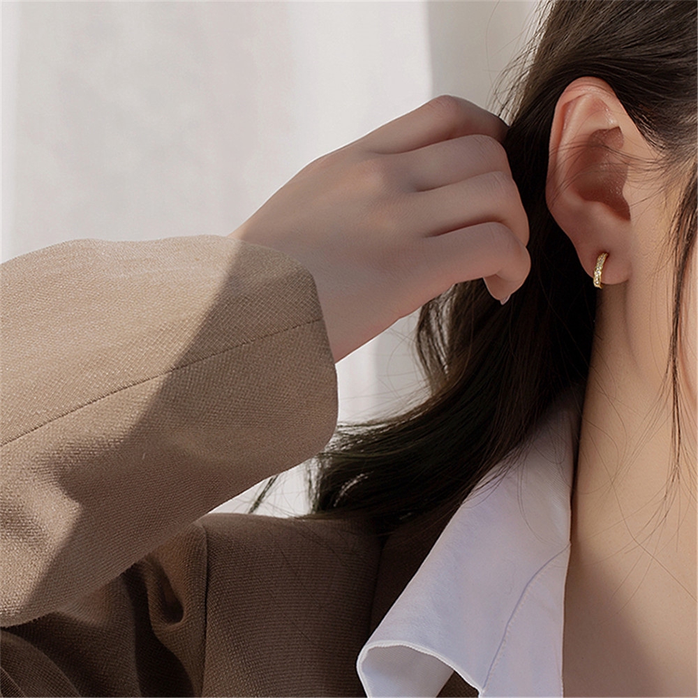 Bông Tai Dáng Dài Tạo Hình Độc Đáo Cho Nữ