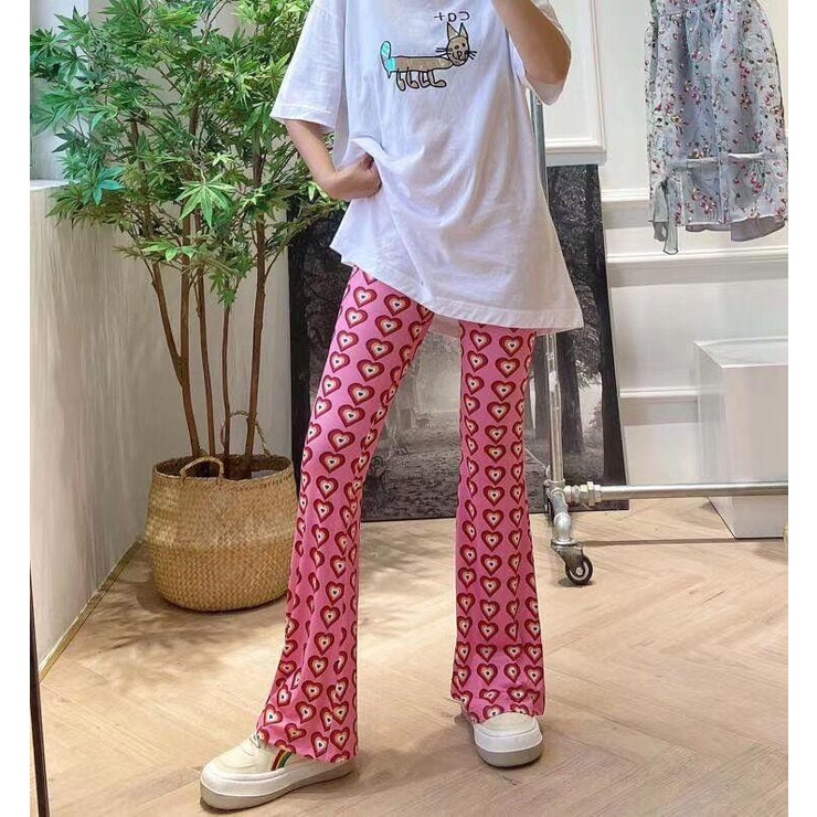 [Bộ Trang Phục Dạo Phố] Quần Dài Ống Loe Ôm Dáng Co Giãn In Hình Trái Tim Màu Hồng