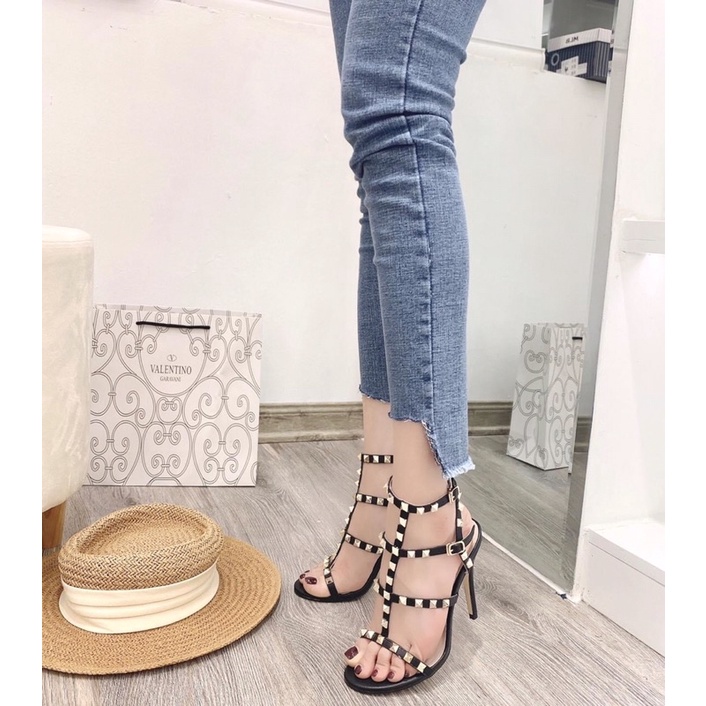 Sandal Valentino đinh gót nhọn 9 phân