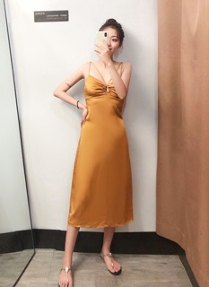 Váy lụa satin