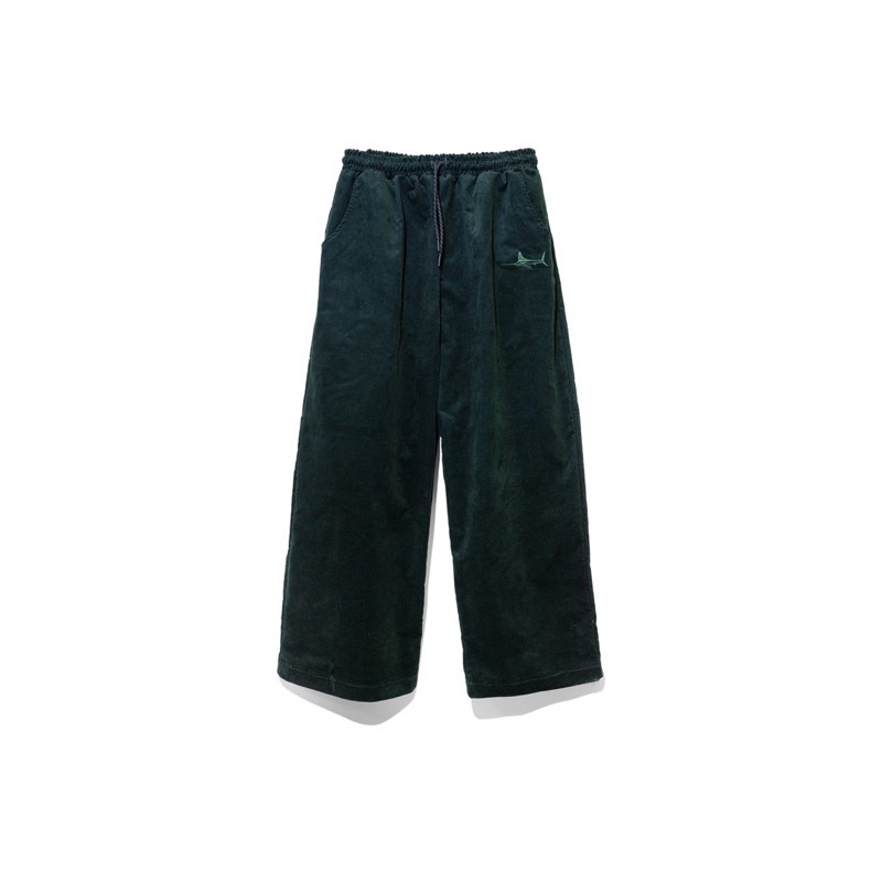 QUẦN VELVET ALPINE KIẾM LÀ MỐT VẢI NHUNG XANH ĐẬM