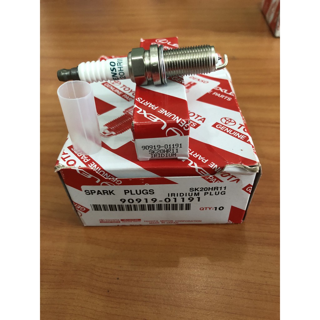 Bộ 4 Bugi DENSO Iridium xe Innova, Fortuner  Ren 14 Chân Dài SK20HR11