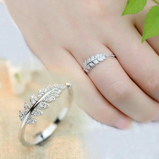 Nhẫn Lá Bạc Ta Đính Đá Nhân Tạo Trắng