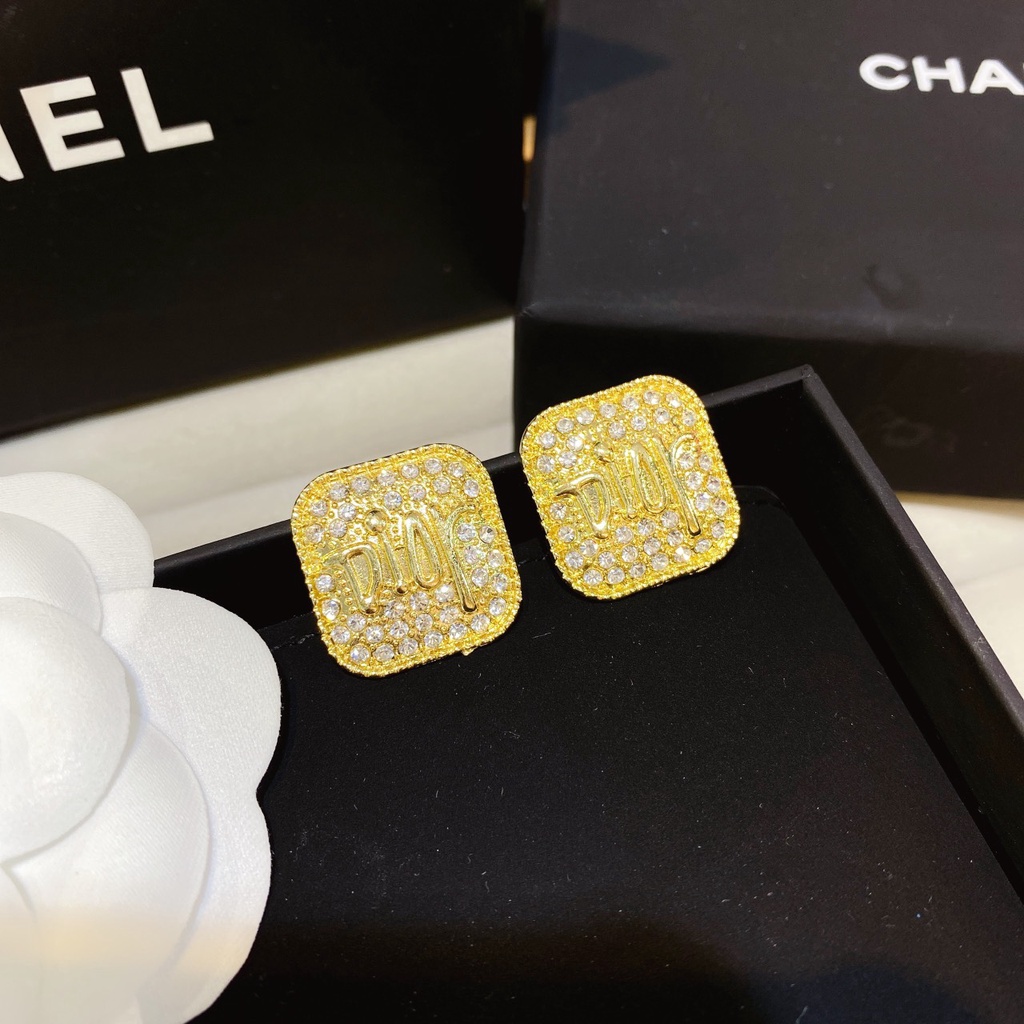 Bông tai nữ đính đá và ngọc châu nhân tạo cá tính Ròm House kiểu dáng bông tai thương hiệu cực kỳ sang chảnh - ms04517