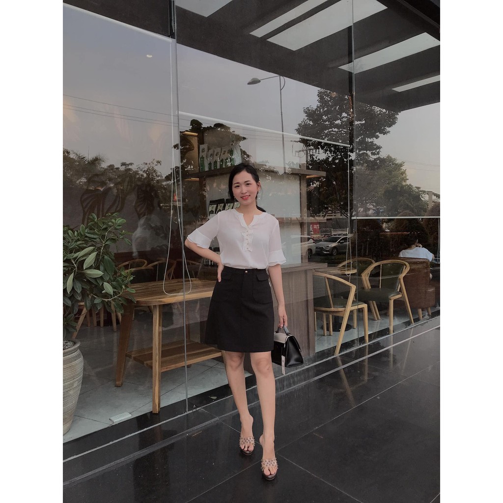 Áo sơ mi cổ tròn xẻ V, trang trí bèo nhúm Emspo SMS2431 (Xanh, Trắng)