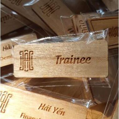 Bảng tên nhân viên gỗ