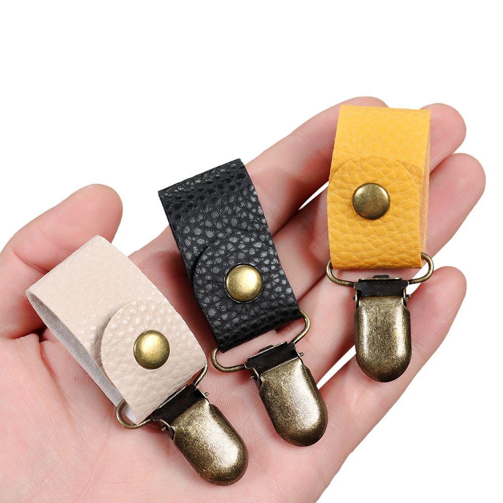 Kẹp Mỏ Vịt Màu Đen Gắn Túi Xách Du Lịch